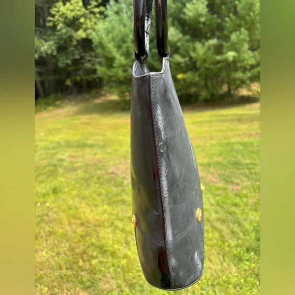 Black Leather Circle-Handle Women’s Bag - Picture 10 of 13